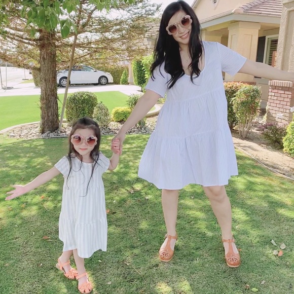 ❁ Hello, Lovely Poshers! - Picture 3 of 12